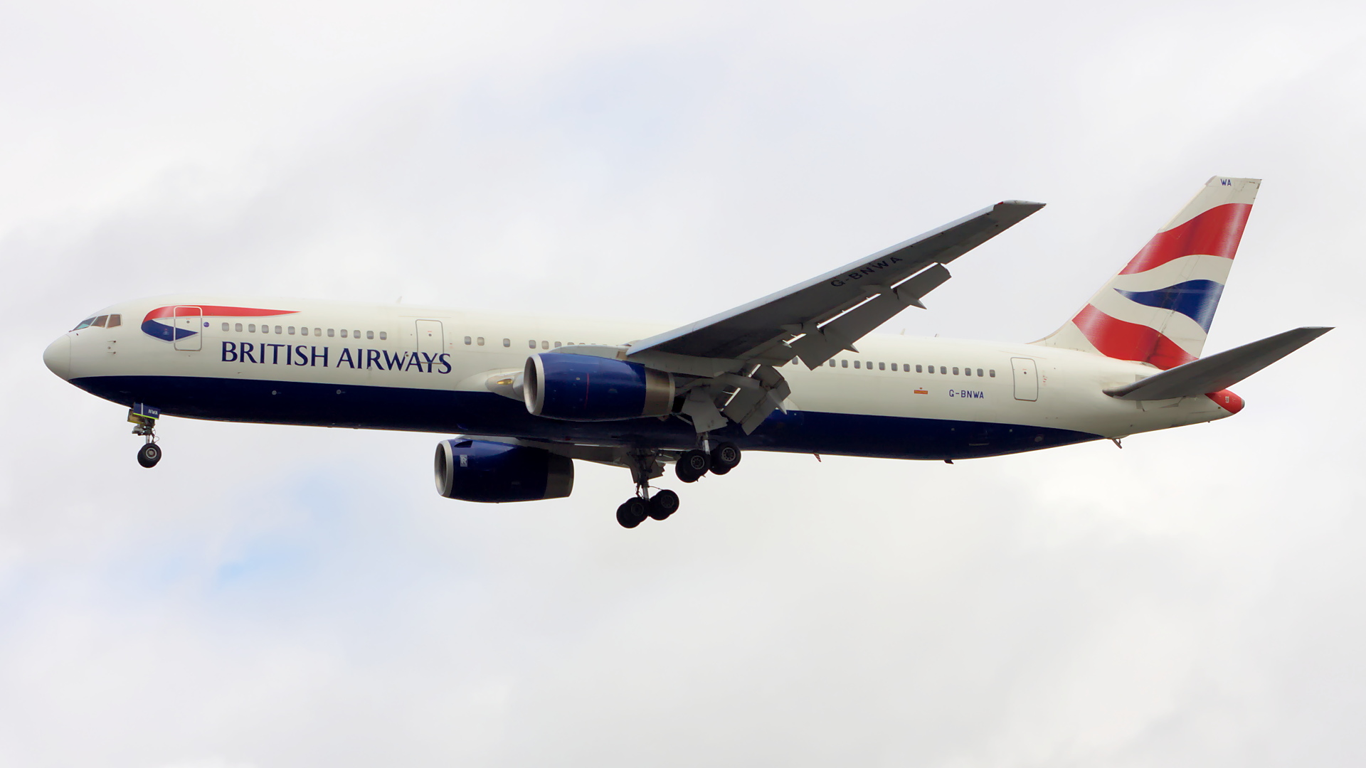 G-BNWA ✈ British Airways Boeing 767-336ER @ London-Heathrow