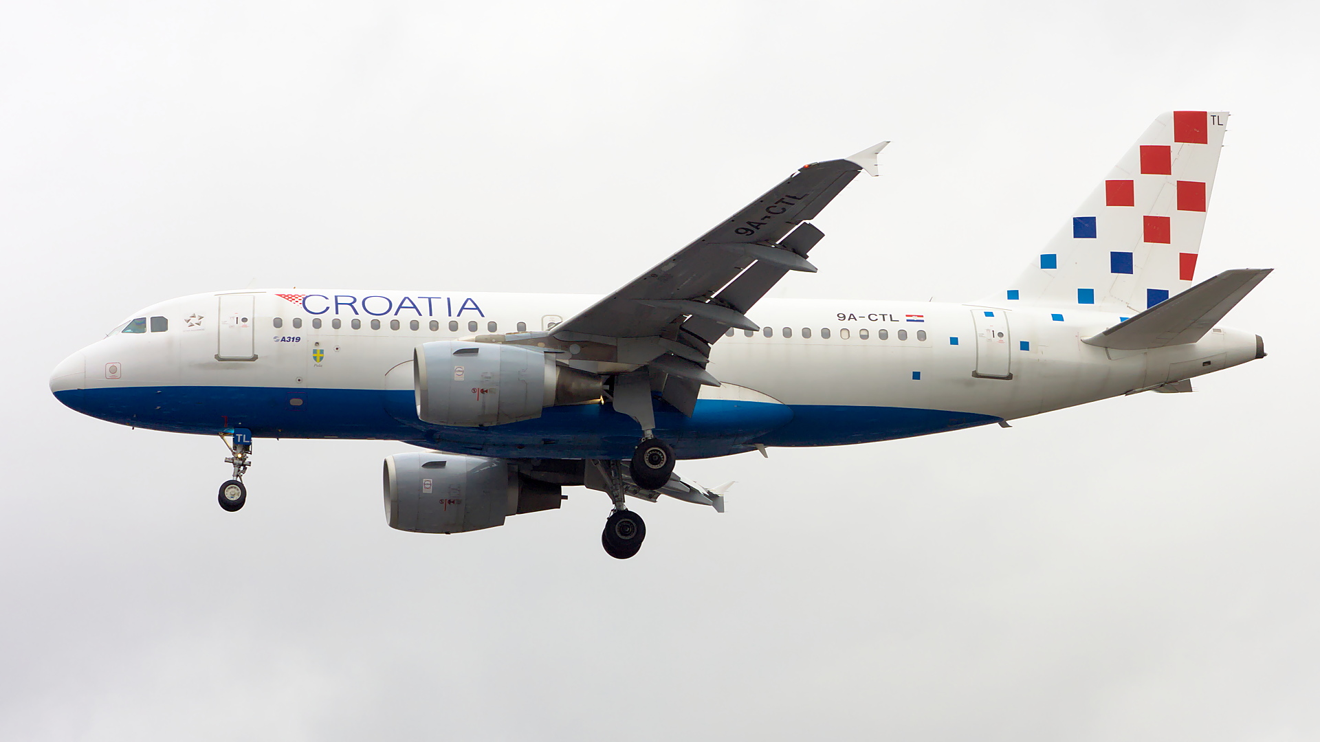 9A-CTL ✈ Croatia Airlines Airbus A319-112 @ London-Heathrow