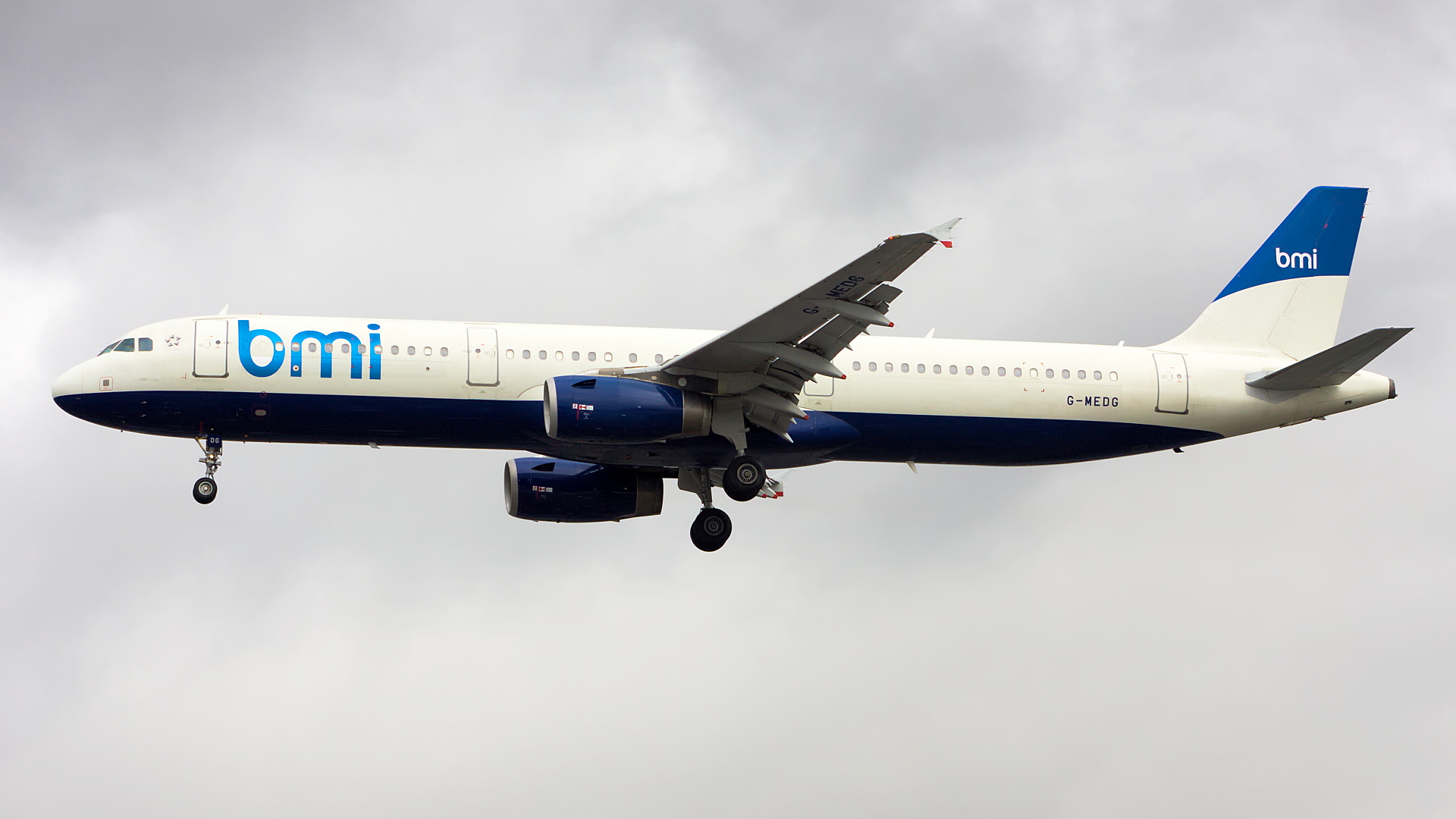 G-MEDG ✈ bmi British Midland Airbus A321-231 @ London-Heathrow
