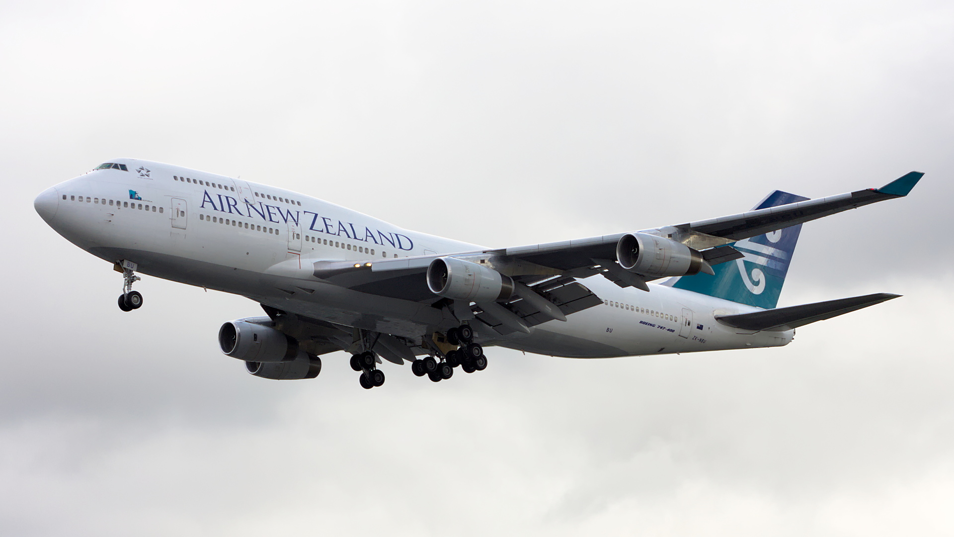 ZK-NBU ✈ Air New Zealand Boeing 747-419 @ London-Heathrow