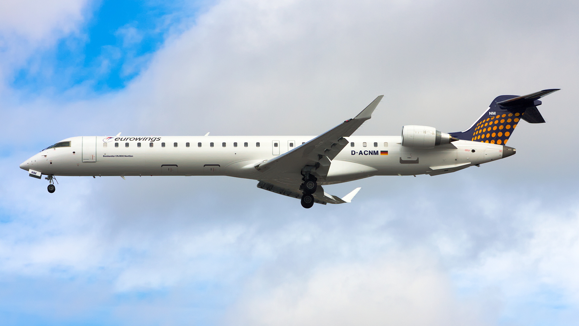 D-ACNM ✈ Eurowings Canadair CL-600-2D24 CRJ-900LR @ London-Heathrow