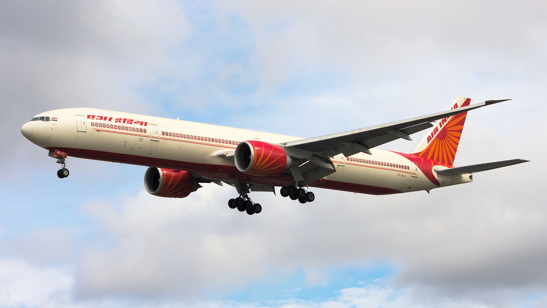 VT-ALJ ✈ Air India Boeing 777-337ER @ London-Heathrow