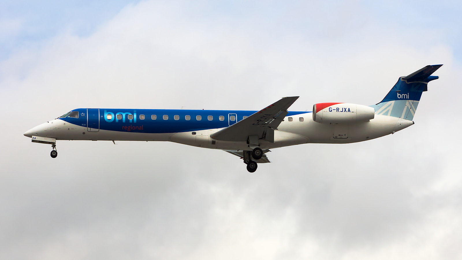 G-RJXA ✈ bmi regional Embraer ERJ-145EP @ London-Heathrow