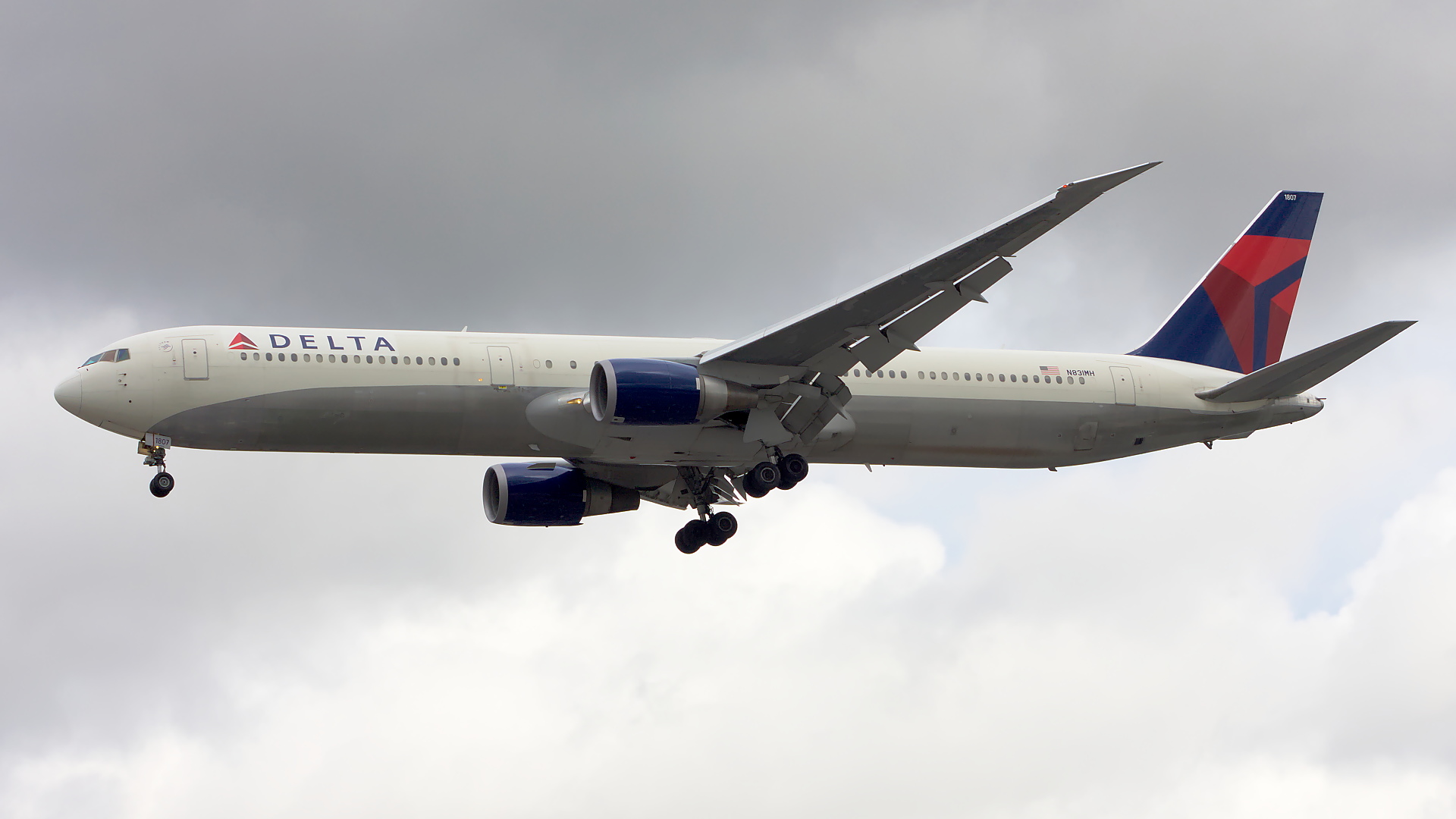 N831MH ✈ Delta Air Lines Boeing 767-432ER @ London-Heathrow