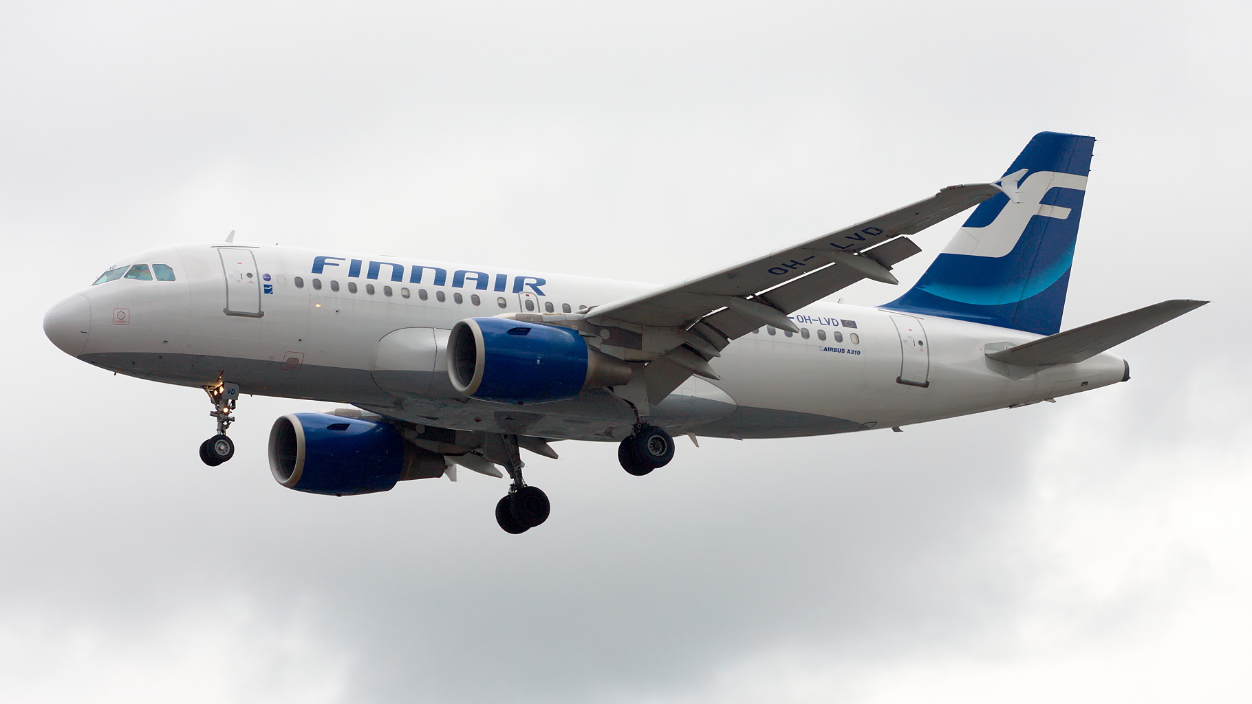 OH-LVD ✈ Finnair Airbus A319-112 @ London-Heathrow