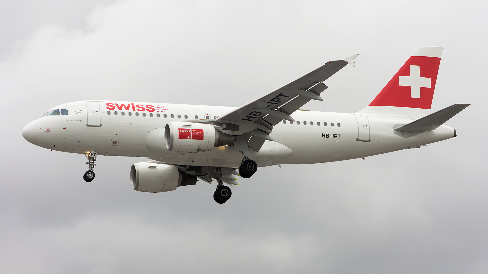 HB-IPT ✈ Swiss International Air Lines Airbus A319-112 @ London-Heathrow