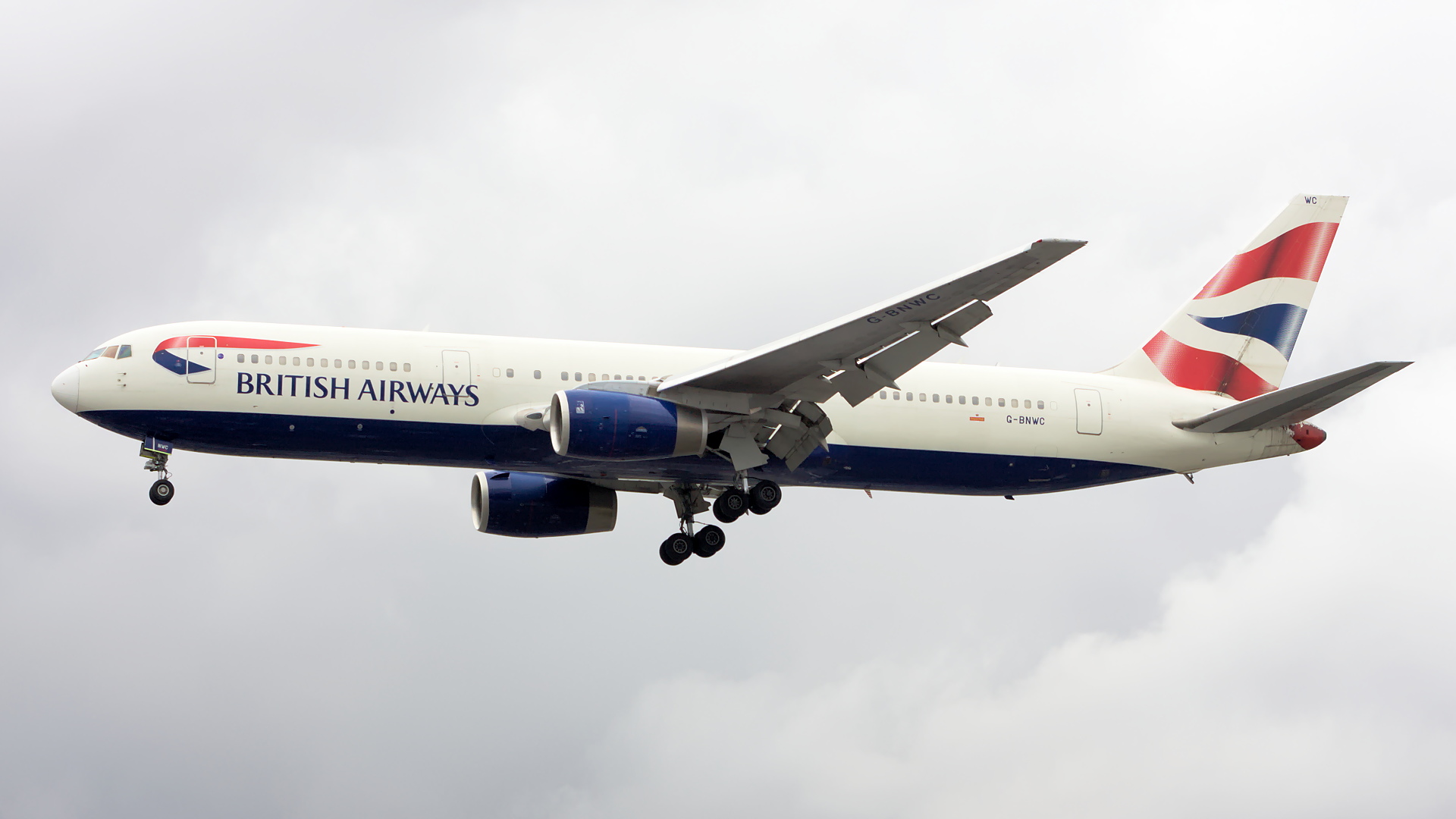 G-BNWC ✈ British Airways Boeing 767-336ER @ London-Heathrow