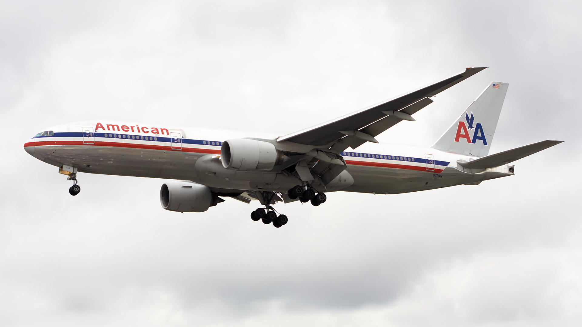 N771AN ✈ American Airlines Boeing 777-223ER @ London-Heathrow