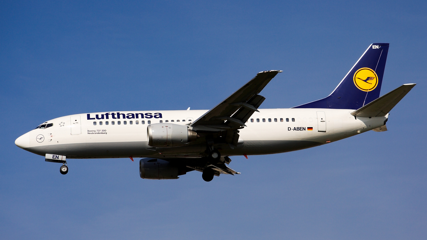 D-ABEN ✈ Lufthansa Boeing 737-330 @ London-Heathrow
