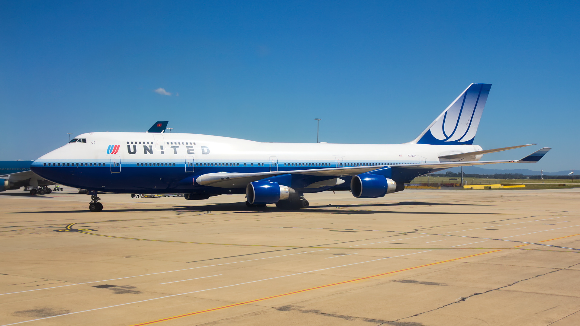 N118UA ✈ United Airlines Boeing 747-422 @ Melbourne-Tullamarine