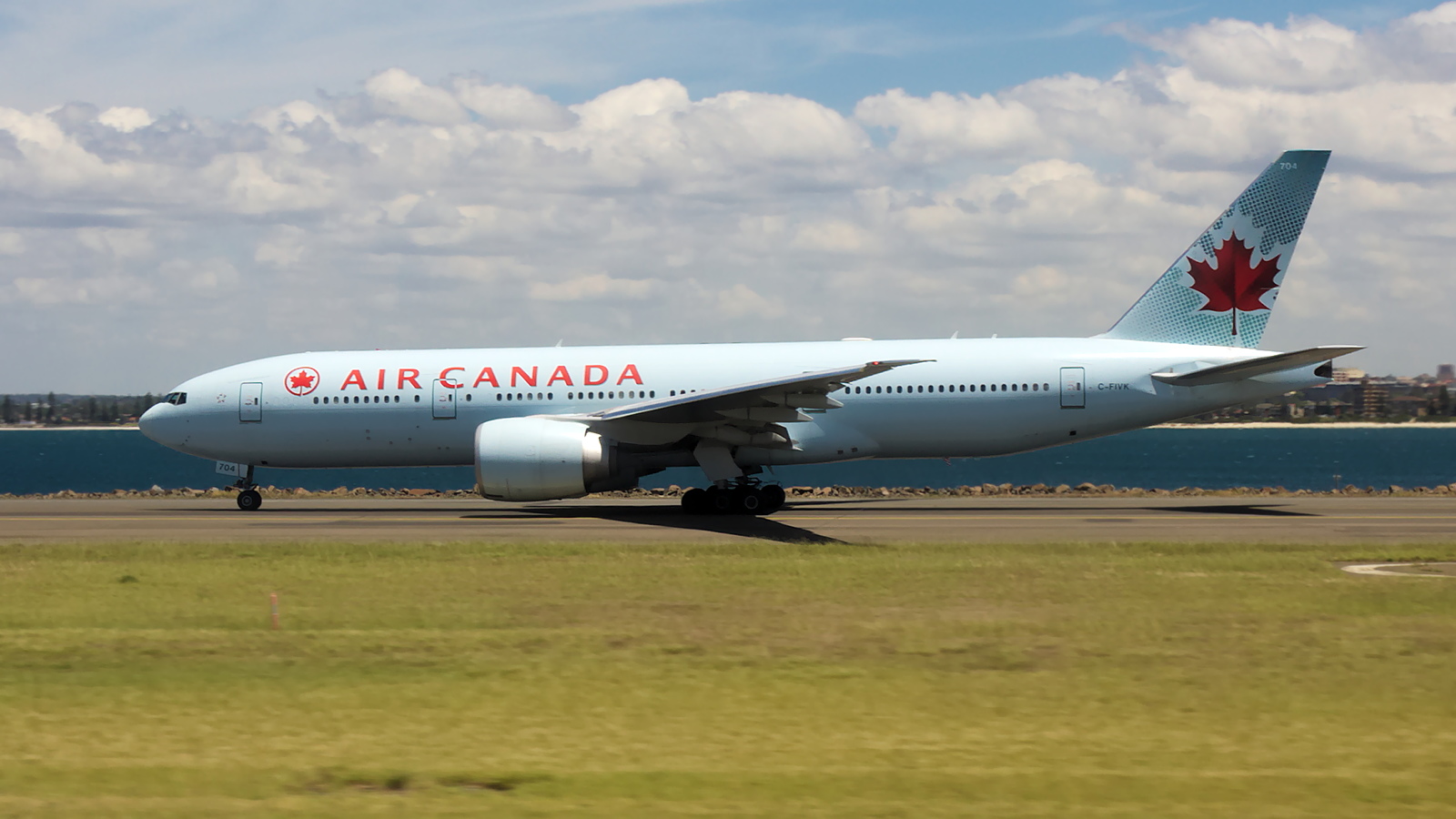 C-FIVK ✈ Air Canada Boeing 777-233LR @ Sydney-Kingsford Smith