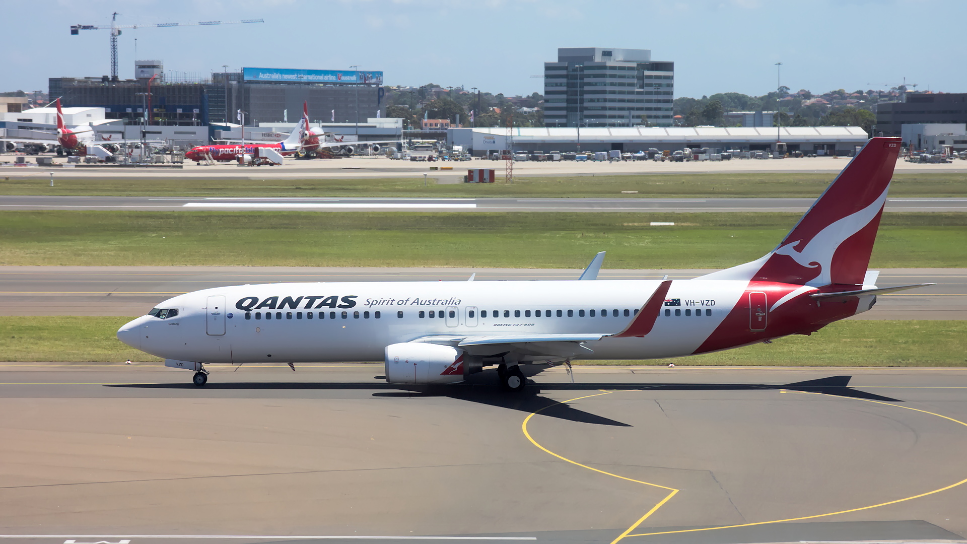 VH-VZD ✈ Qantas Boeing 737-838 @ Sydney-Kingsford Smith