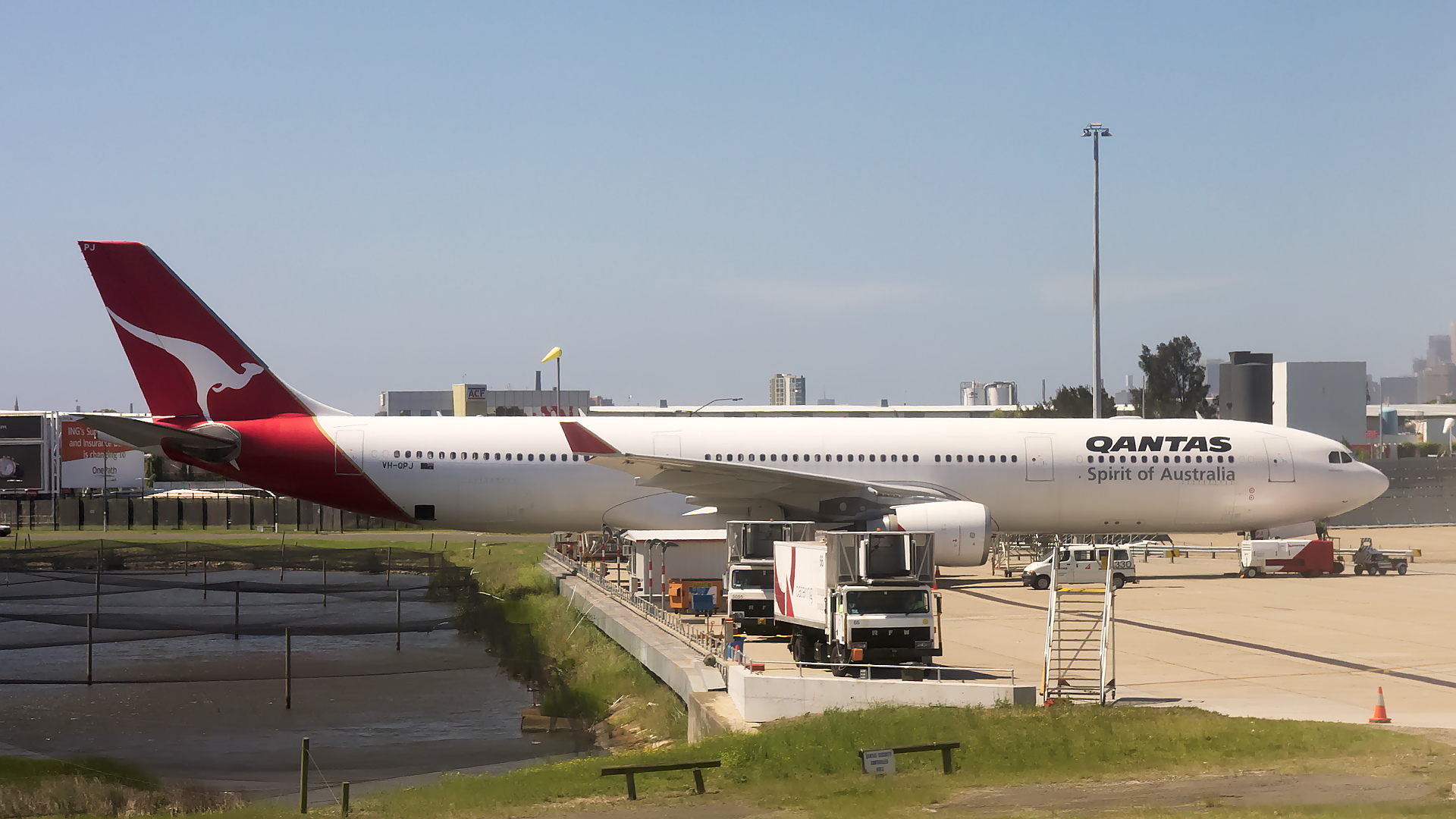 VH-QPJ ✈ Qantas Airbus A330-303 @ Sydney-Kingsford Smith