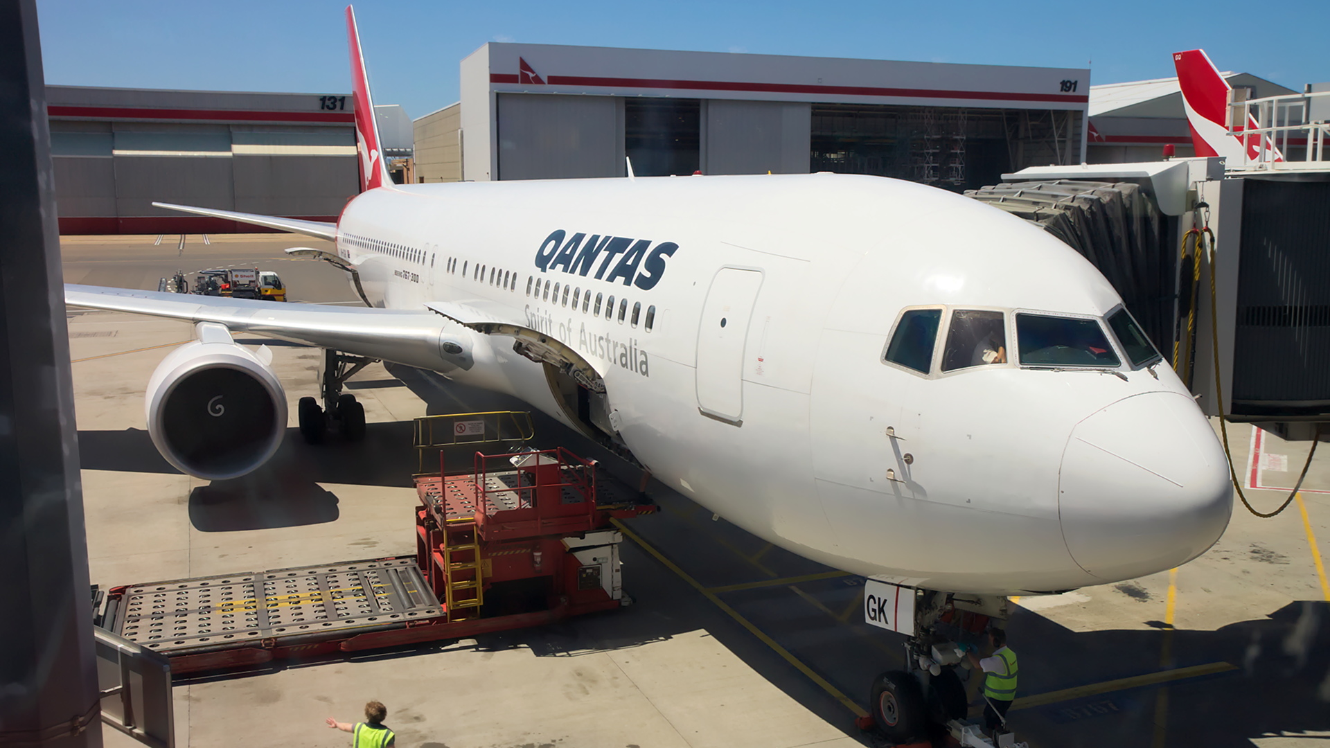 VH-OGK ✈ Qantas Boeing 767-338ER @ Sydney-Kingsford Smith