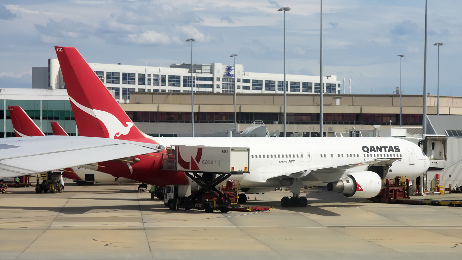 VH-OGG ✈ Qantas Boeing 767-338ER @ Melbourne-Tullamarine