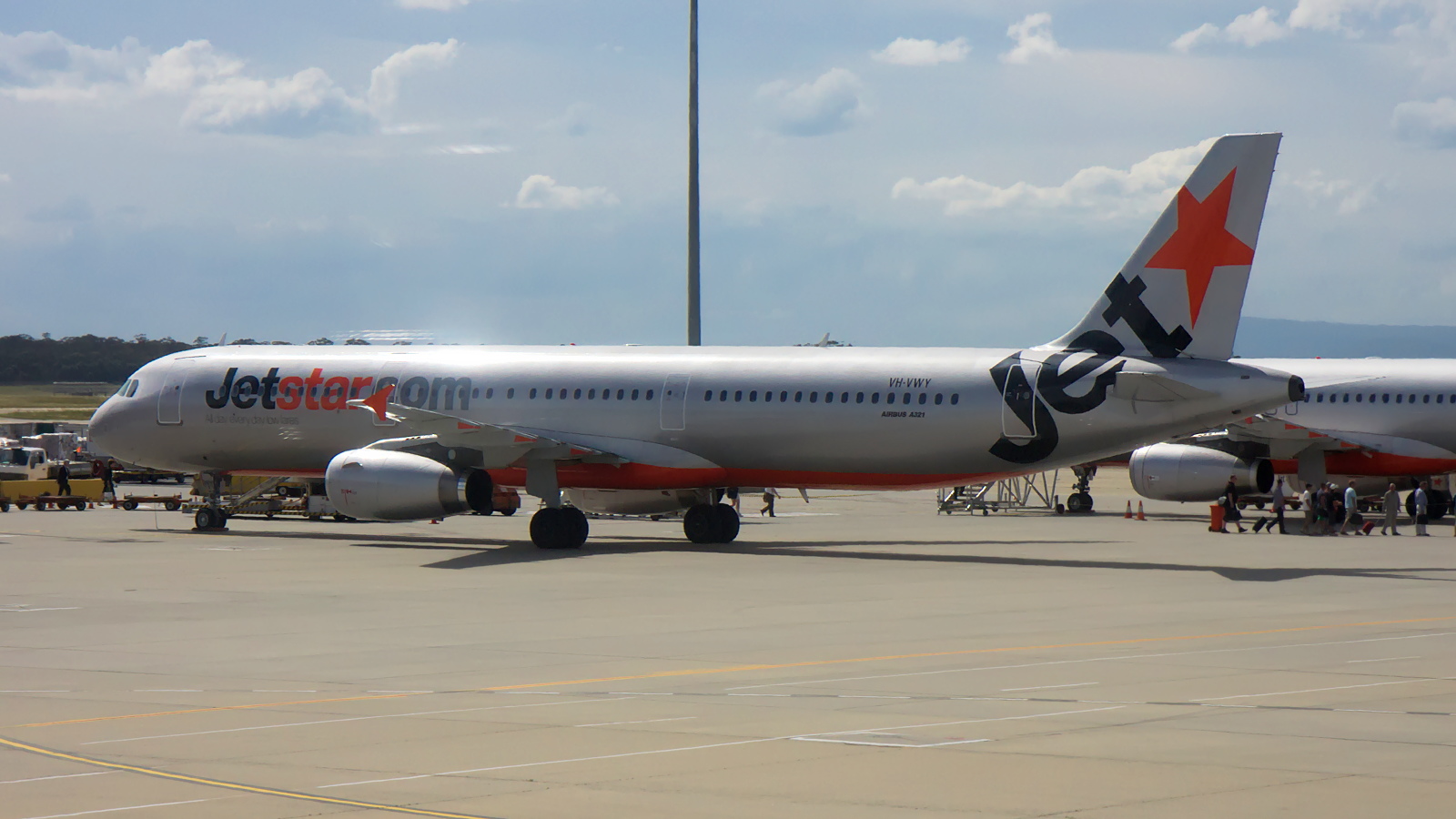 VH-VWY ✈ Jetstar Airways Airbus A321-231 @ Melbourne-Tullamarine