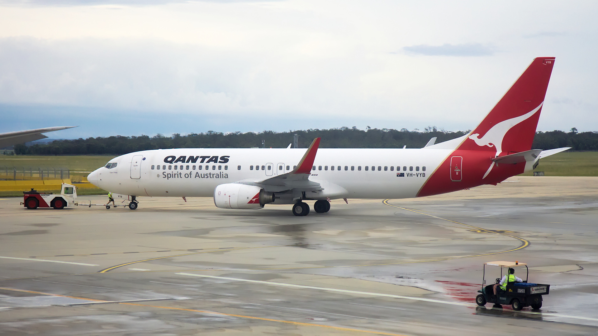 VH-VYB ✈ Qantas Boeing 737-838 @ Melbourne-Tullamarine