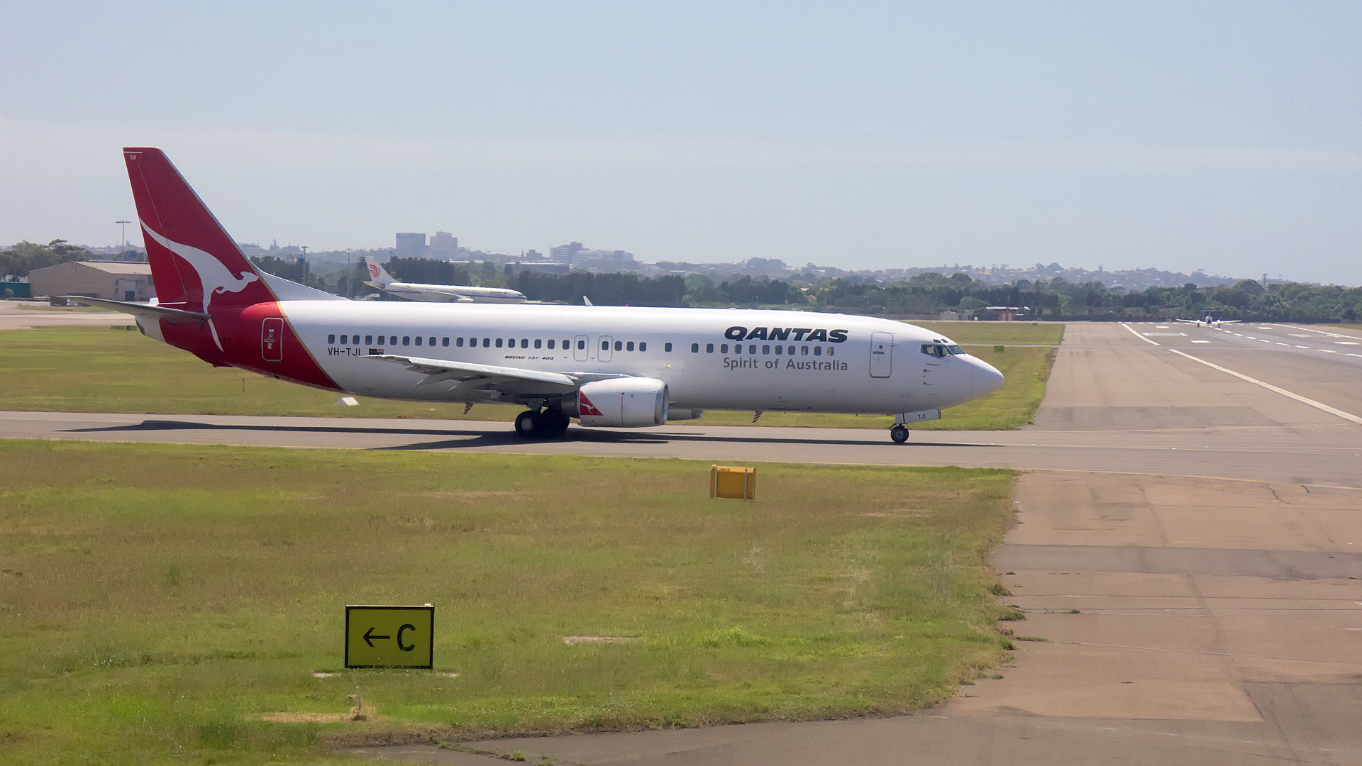 VH-TJI ✈ Qantas Boeing 737-476 @ Sydney-Kingsford Smith