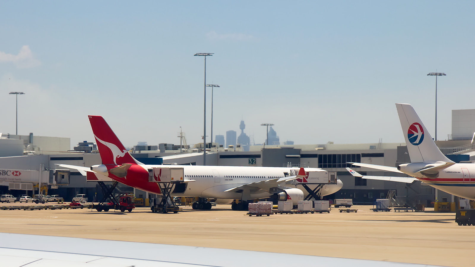 VH-QPA ✈ Qantas Airbus A330-301 @ Sydney-Kingsford Smith