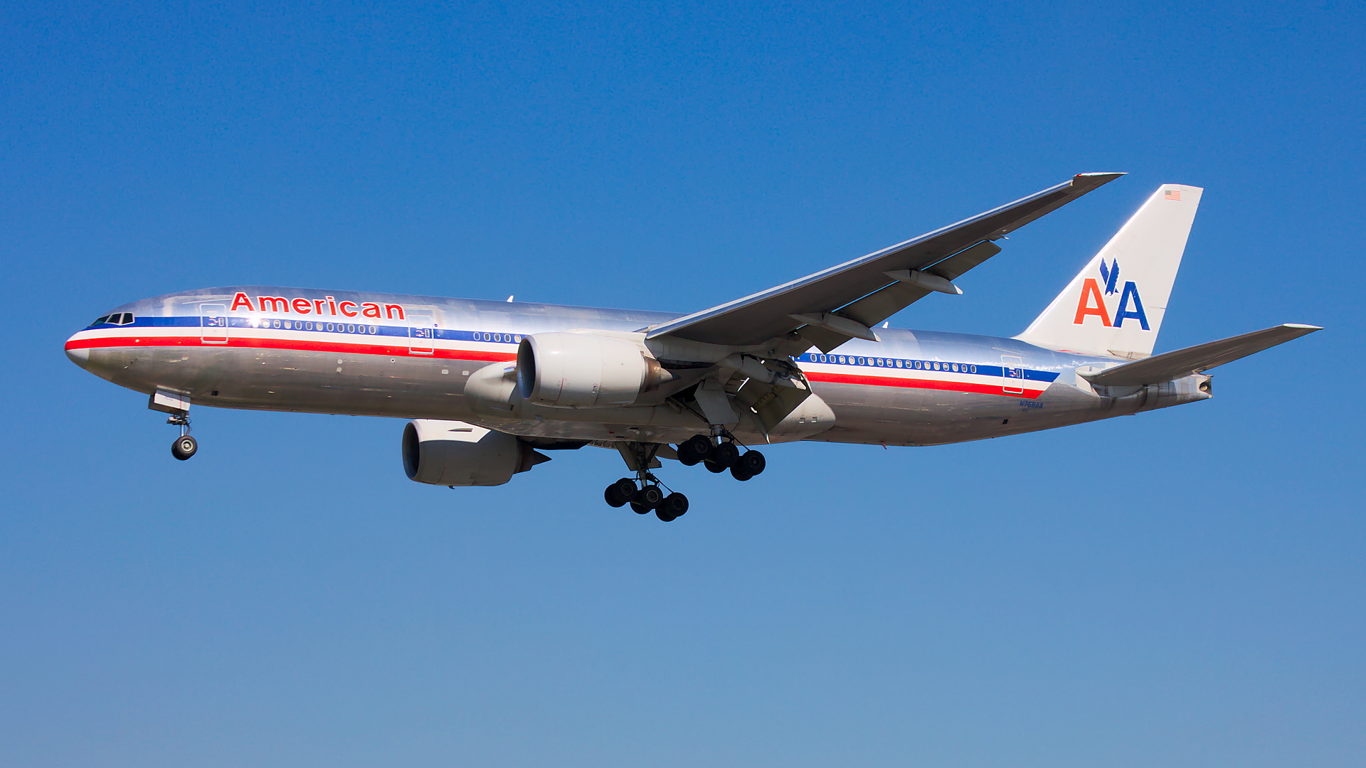 N768AA ✈ American Airlines Boeing 777-223ER @ London-Heathrow