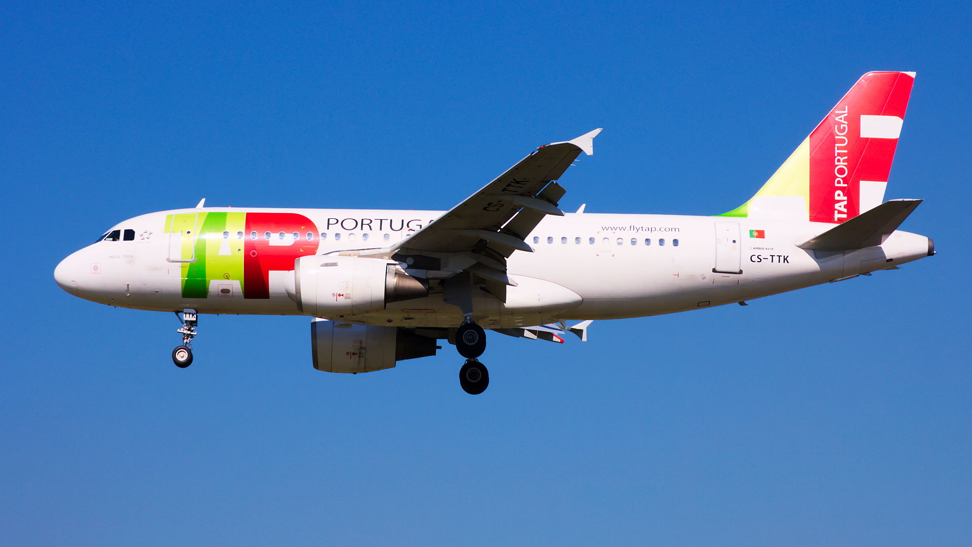 CS-TTK ✈ TAP Portugal Airbus A319-111 @ London-Heathrow
