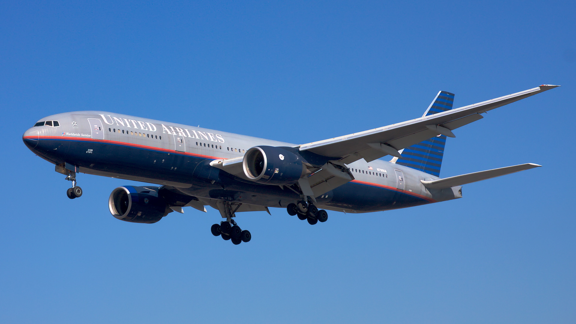 N799UA ✈ United Airlines Boeing 777-222ER @ London-Heathrow