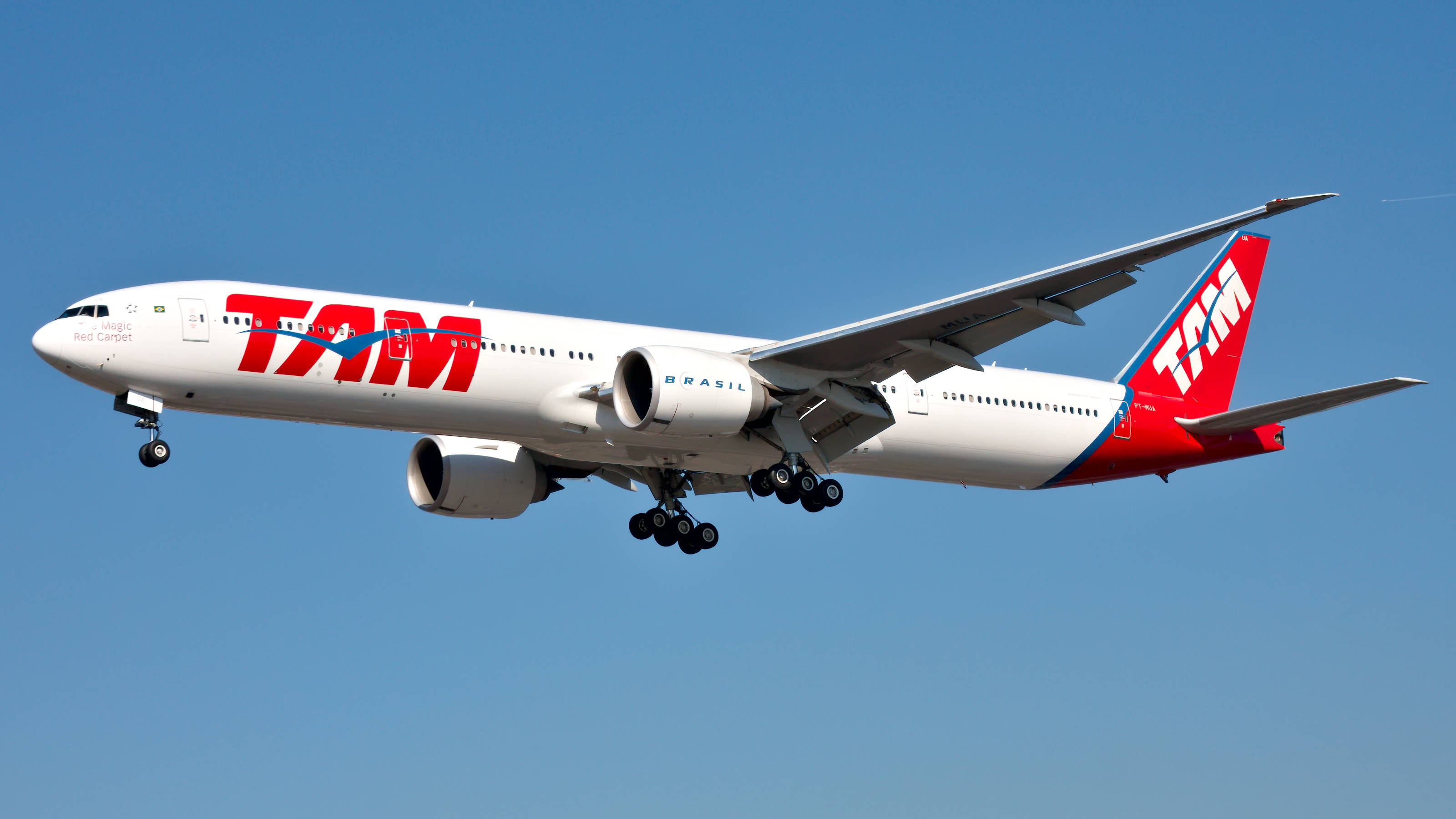 PT-MUA ✈ TAM Brazilian Airlines Boeing 777-32WER @ London-Heathrow