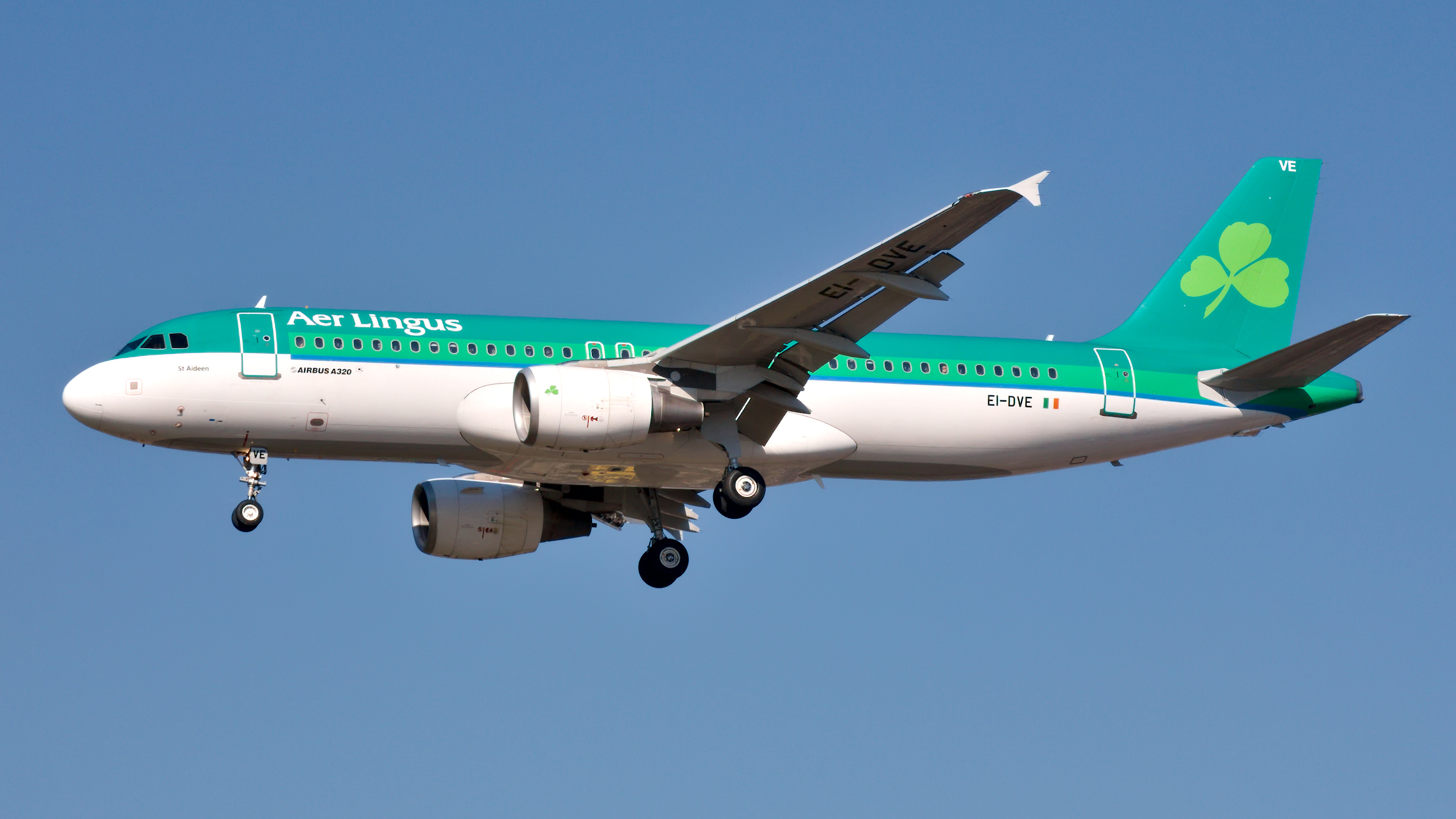 EI-DVE ✈ Aer Lingus Airbus A320-214 @ London-Heathrow
