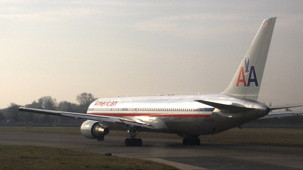 N347AN ✈ American Airlines Boeing 767-323ER @ London-Heathrow