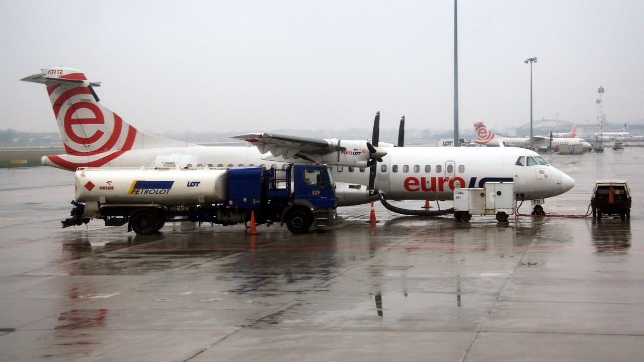 SP-LFD ✈ Eurolot ATR 72-202 @ Warsaw-Chopin