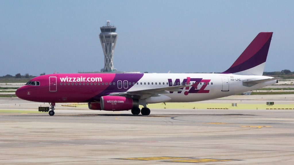 HA-LPC ✈ Wizz Air Airbus A320-233 @ Barcelona-El Prat