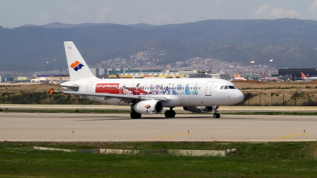 EC-KEC ✈ Spanair Airbus A320-232 @ Barcelona-El Prat