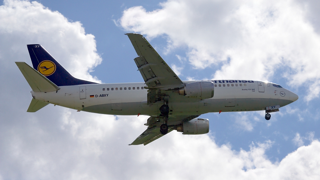D-ABXY ✈ Lufthansa Boeing 737-330 @ London-Heathrow