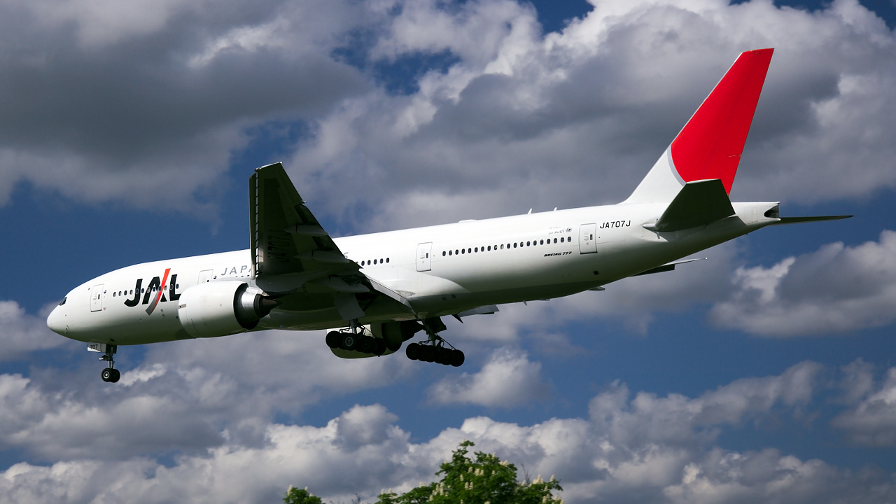 JA707J ✈ Japan Airlines Boeing 777-246ER @ London-Heathrow