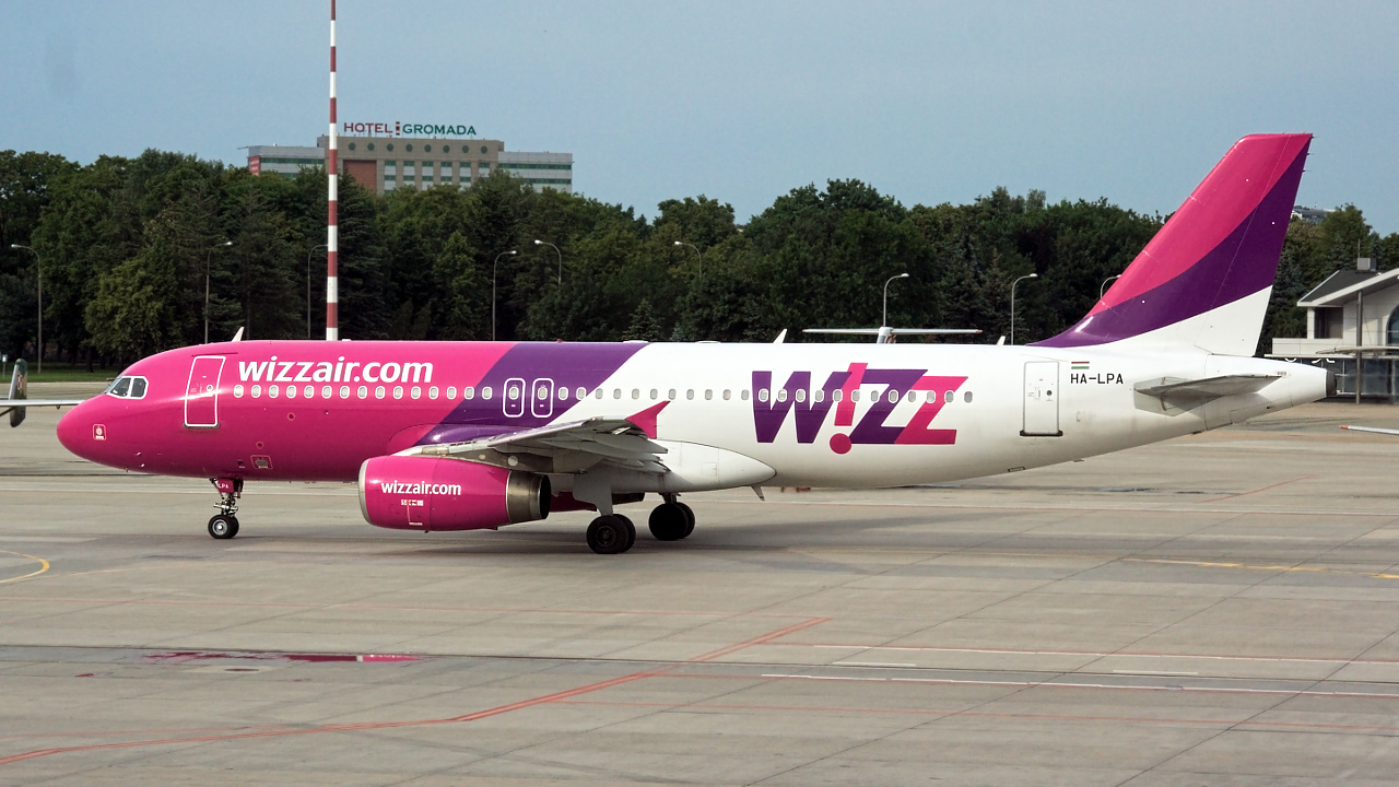 HA-LPA ✈ Wizz Air Airbus A320-233 @ Warsaw-Chopin
