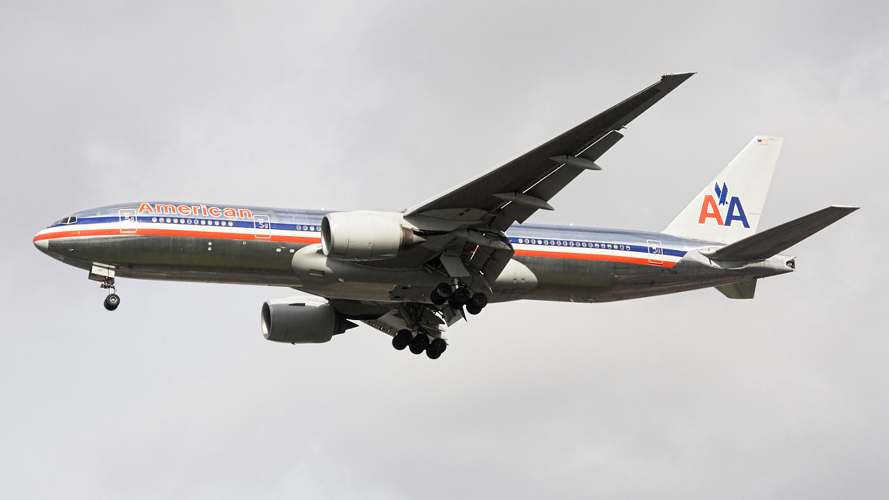 N775AN ✈ American Airlines Boeing 777-223ER @ London-Heathrow