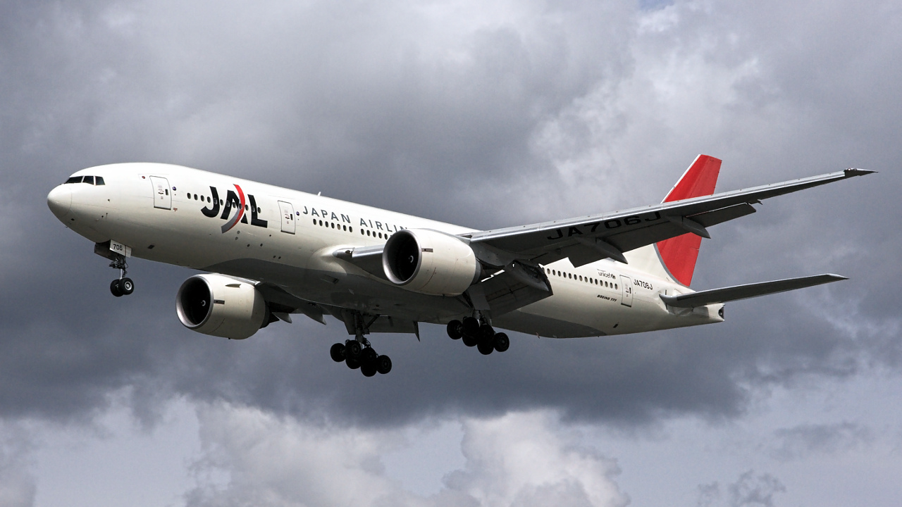 JA706J ✈ Japan Airlines Boeing 777-246ER @ London-Heathrow