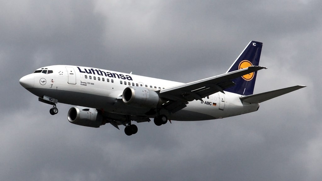 D-ABIC ✈ Lufthansa Boeing 737-530 @ London-Heathrow