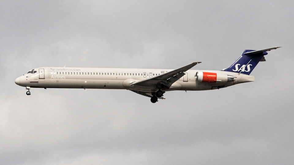 LN-RMS ✈ Scandinavian Airlines McDonnell Douglas MD-82 @ London-Heathrow