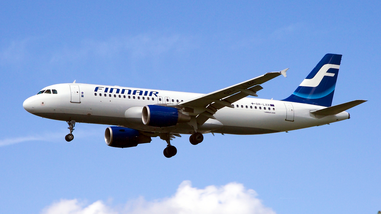 OH-LXH ✈ Finnair Airbus A320-214 @ London-Heathrow