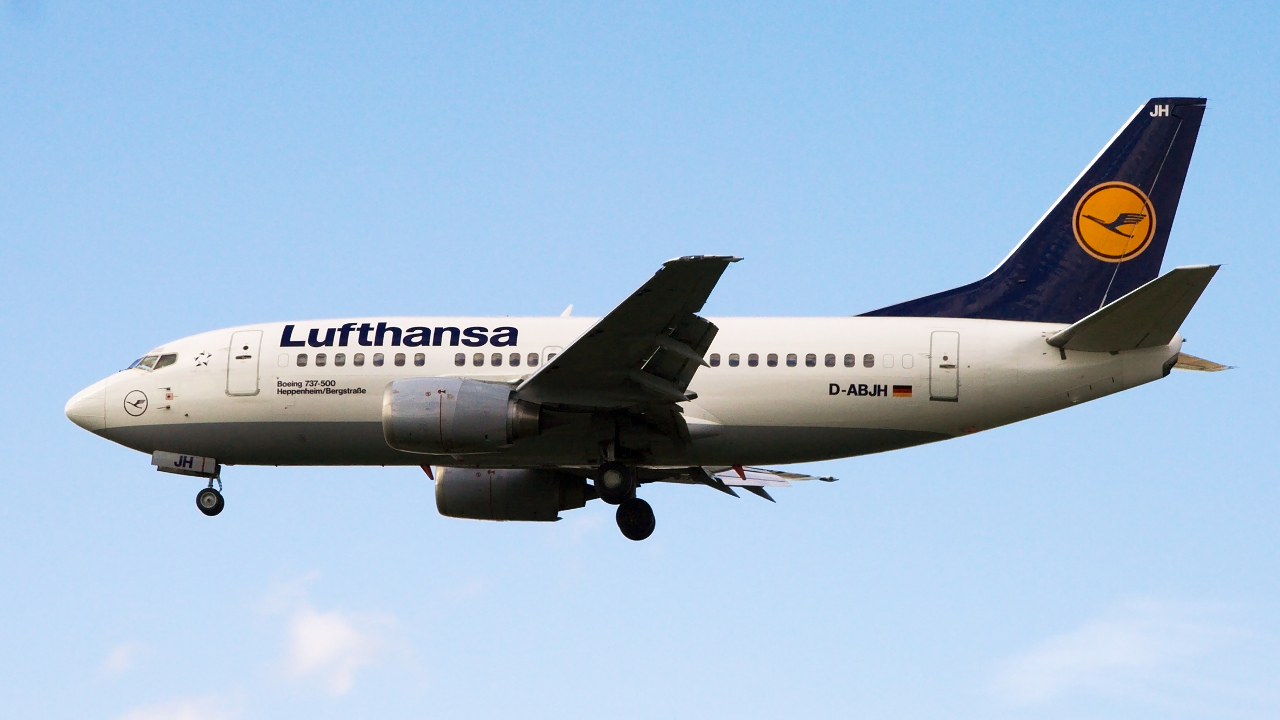 D-ABJH ✈ Lufthansa Boeing 737-530 @ London-Heathrow