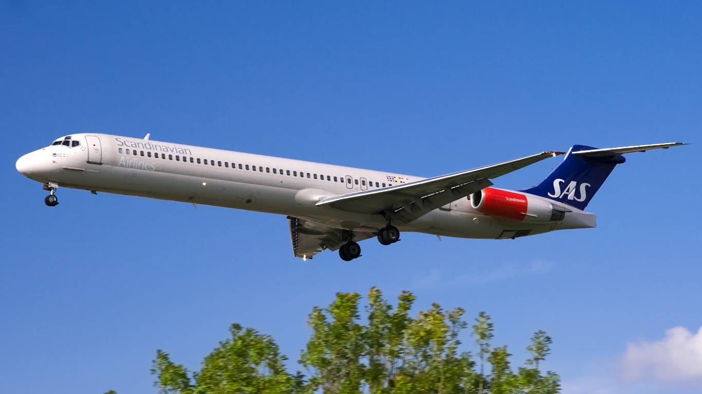 LN-RML ✈ Scandinavian Airlines McDonnell Douglas MD-82 @ London-Heathrow