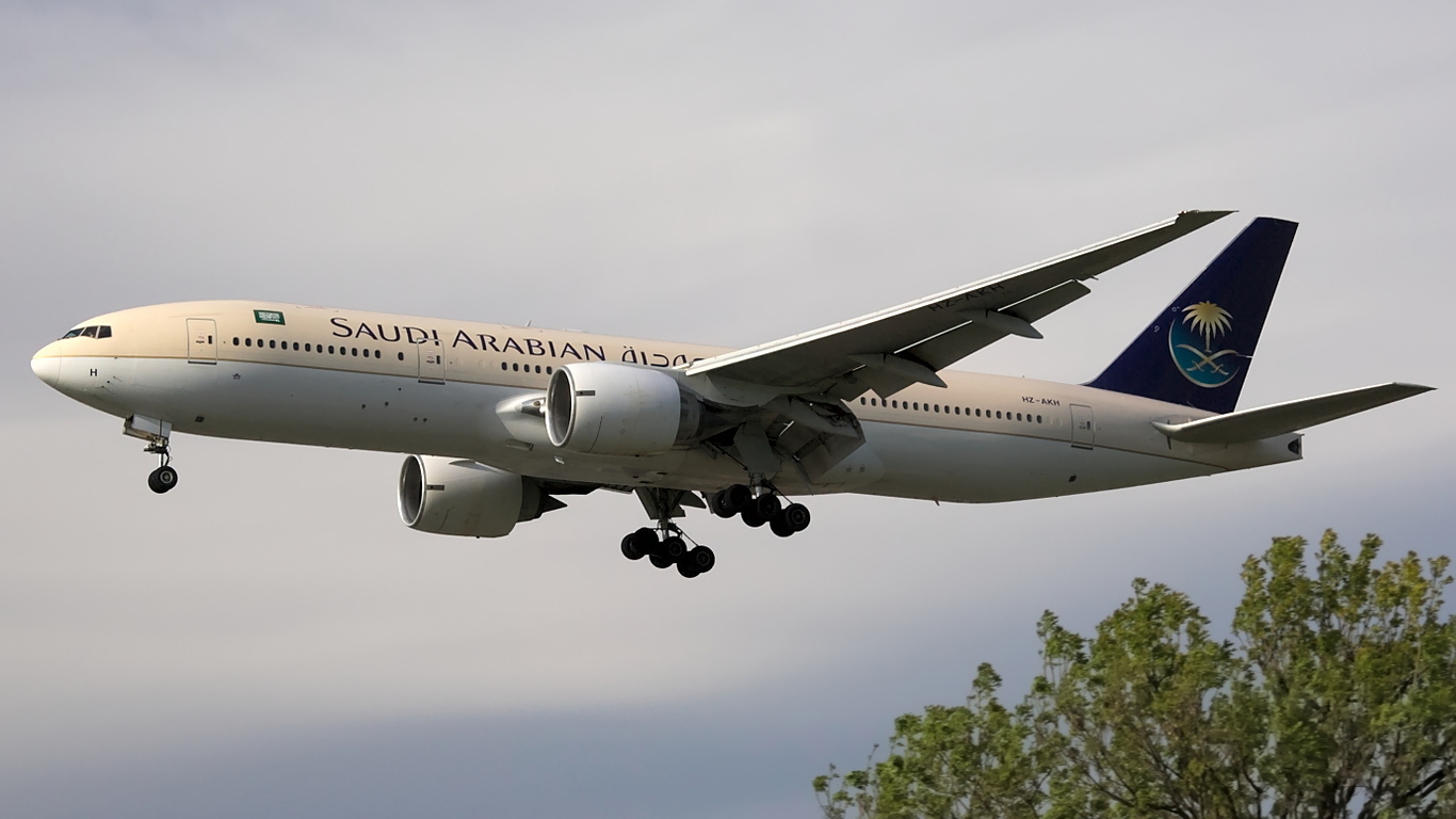 HZ-AKH ✈ Saudi Arabian Airlines Boeing 777-268ER @ London-Heathrow