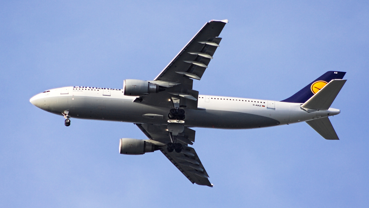 D-AIAZ ✈ Lufthansa Airbus A300-605R @ London-Heathrow