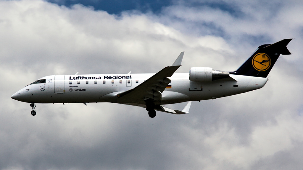 D-ACJG ✈ Lufthansa Regional Canadair CL-600-2B19 CRJ-200LR @ London-Heathrow