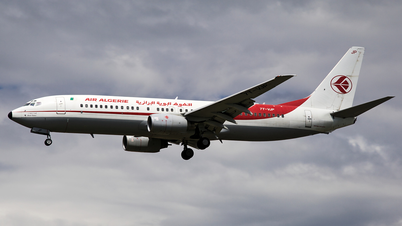 7T-VJP ✈ Air Algérie Boeing 737-8D6 @ London-Heathrow