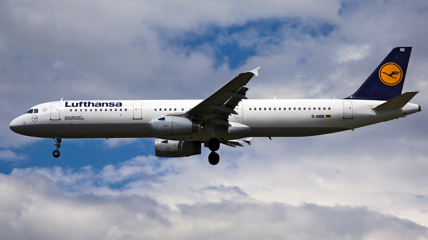 D-AISE ✈ Lufthansa Airbus A321-231 @ London-Heathrow