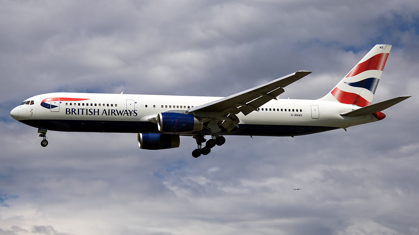 G-BNWD ✈ British Airways Boeing 767-336ER @ London-Heathrow