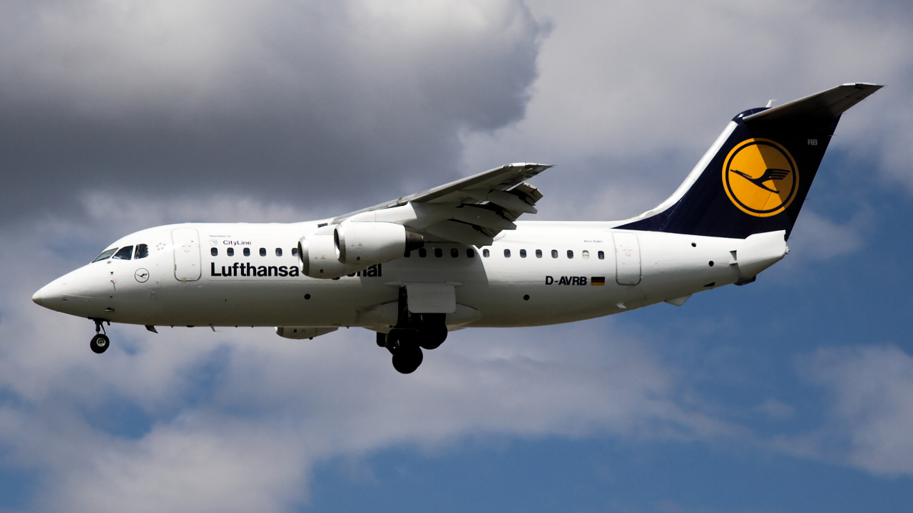 D-AVRB ✈ Lufthansa Regional British Aerospace Avro RJ85 @ London-Heathrow