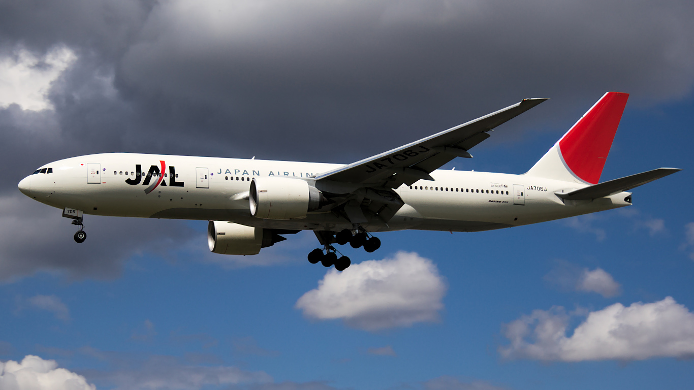 JA706J ✈ Japan Airlines Boeing 777-246ER @ London-Heathrow